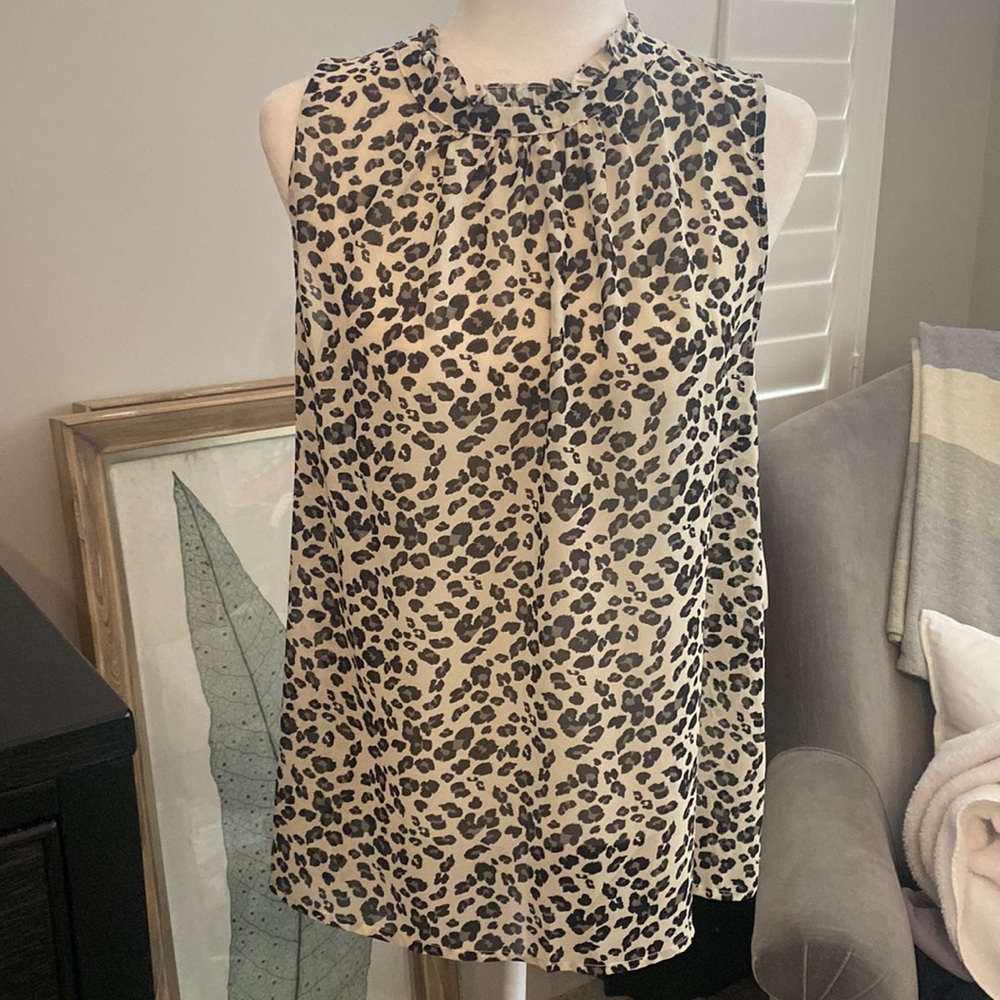 New With Tags Doe & Rae Sleeveless Printed Blouse Sz L
